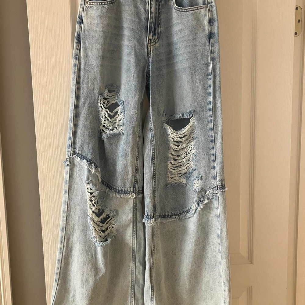 Distressed Light Blue Women's Jeans